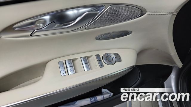 Genesis GV70 2021 — photo 28