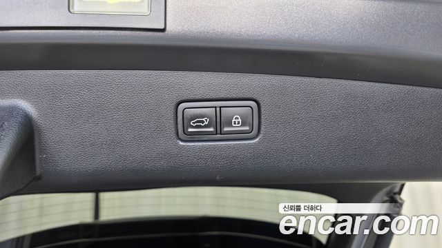 Genesis GV70 2021 — photo 30