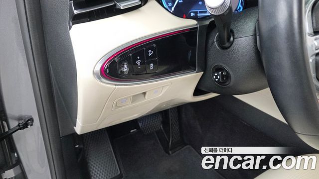 Genesis GV70 2021 — photo 33