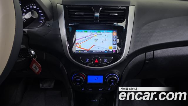 Hyundai Accent 2014 — photo 23