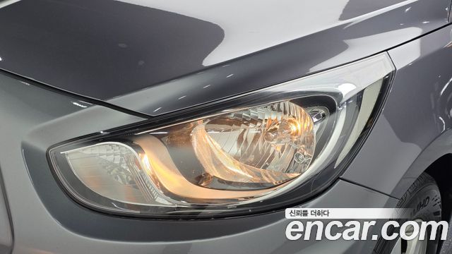 Hyundai Accent 2014 — photo 8