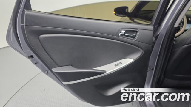 Hyundai Accent 2014 — photo 15