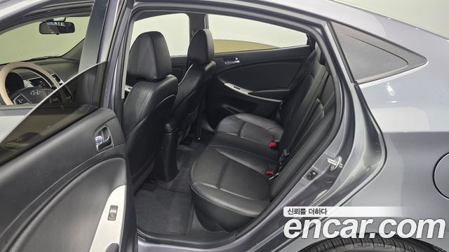 Hyundai Accent 2014 — photo 16