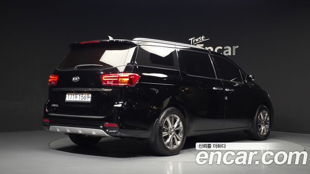 Kia Canival 2020 — photo 2