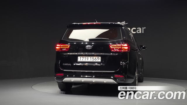 Kia Canival 2020 — photo 4