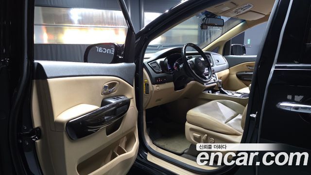 Kia Canival 2020 — photo 13