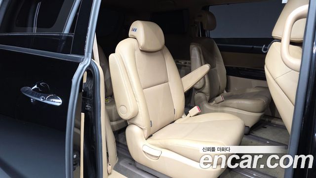 Kia Canival 2020 — photo 18
