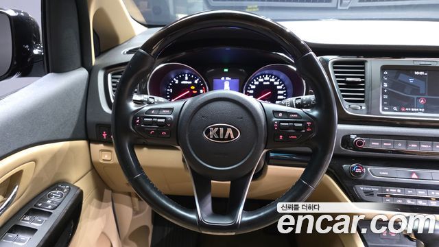 Kia Canival 2020 — photo 19