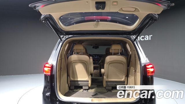 Kia Canival 2020 — photo 26