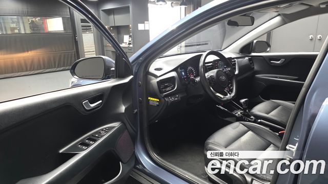 Kia Stonic 2018 — photo 10