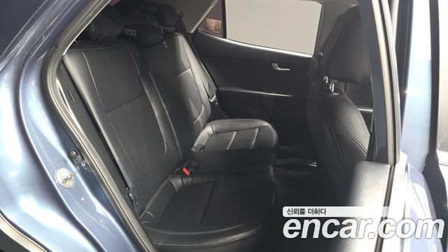 Kia Stonic 2018 — photo 12