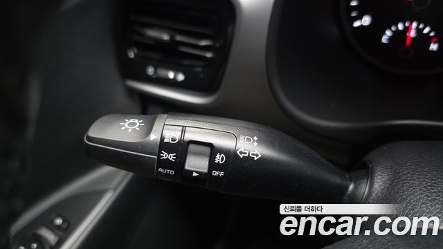 Kia Stonic 2018 — photo 18