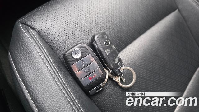 Kia Stonic 2018 — photo 19