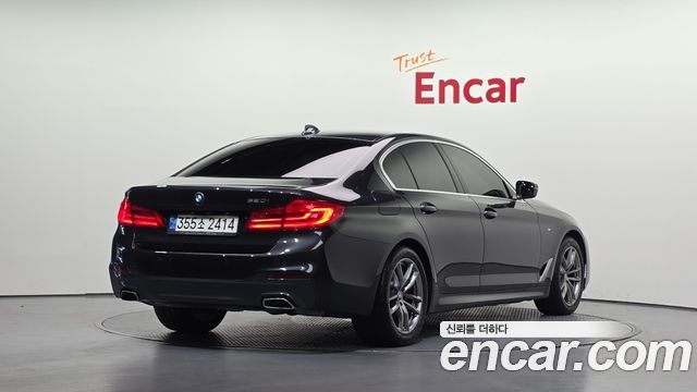 BMW 5-Series 2020 — photo 2