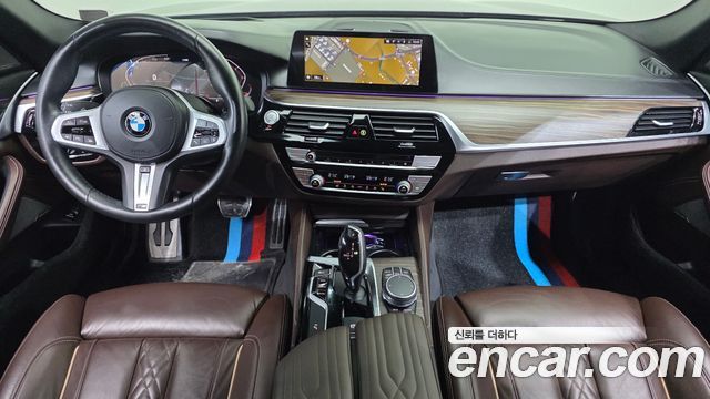 BMW 5-Series 2020 — photo 10