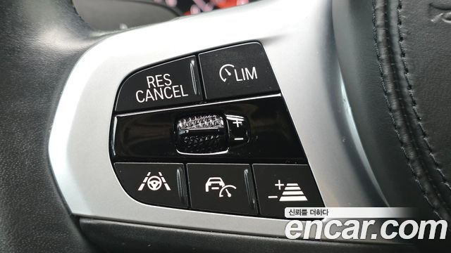 BMW 5-Series 2020 — photo 25