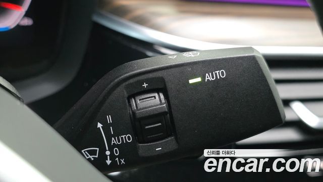 BMW 5-Series 2020 — photo 26