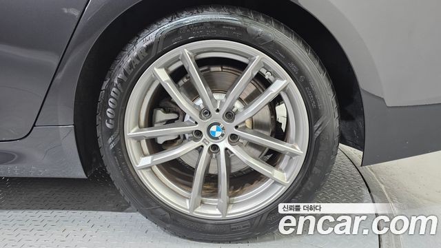 BMW 5-Series 2020 — photo 7