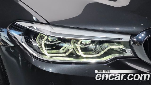 BMW 5-Series 2020 — photo 8
