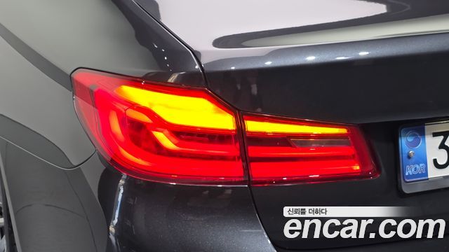 BMW 5-Series 2020 — photo 9