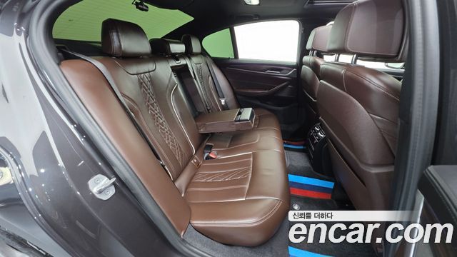 BMW 5-Series 2020 — photo 32