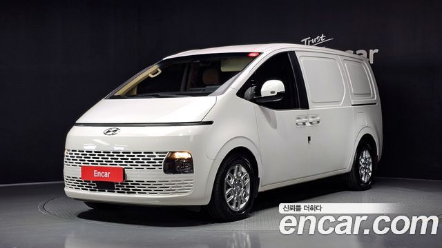 Hyundai Staria 2022 — photo 1