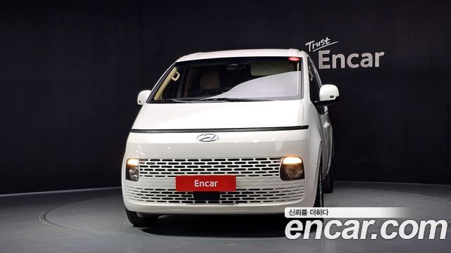 Hyundai Staria 2022 — photo 3