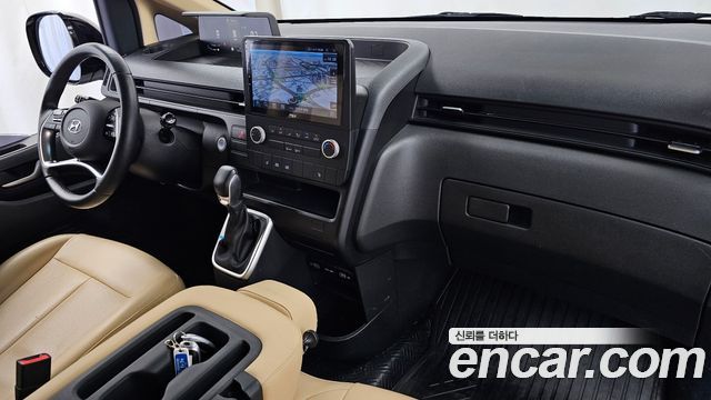 Hyundai Staria 2022 — photo 10
