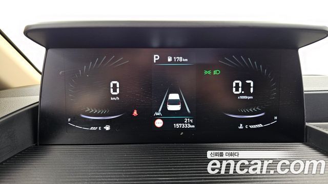 Hyundai Staria 2022 — photo 11