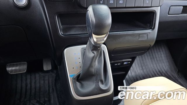 Hyundai Staria 2022 — photo 12