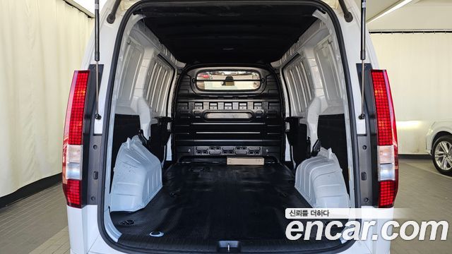 Hyundai Staria 2022 — photo 26