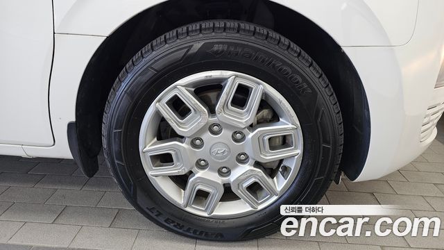 Hyundai Staria 2022 — photo 7