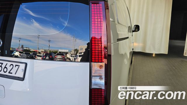 Hyundai Staria 2022 — photo 9