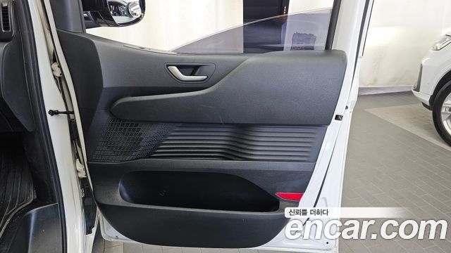 Hyundai Staria 2022 — photo 15