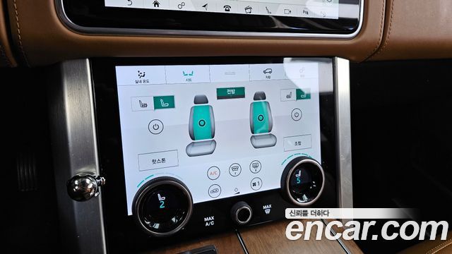 Land Rover Range Rover 2019 — photo 17