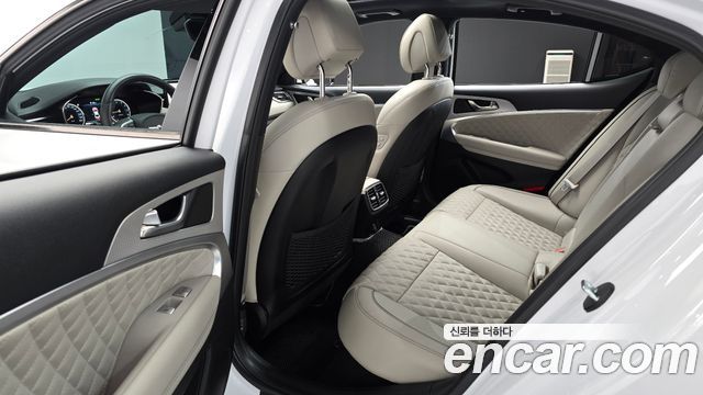 Genesis G70 2021 — photo 11