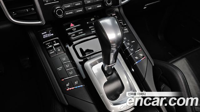 Porsche Cayenne 2017 — photo 9