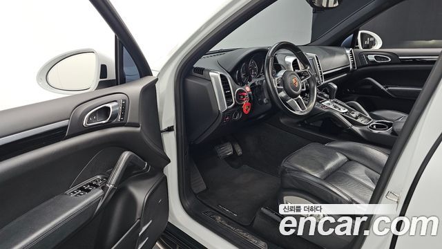 Porsche Cayenne 2017 — photo 11
