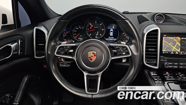 Porsche Cayenne 2017 — photo 13