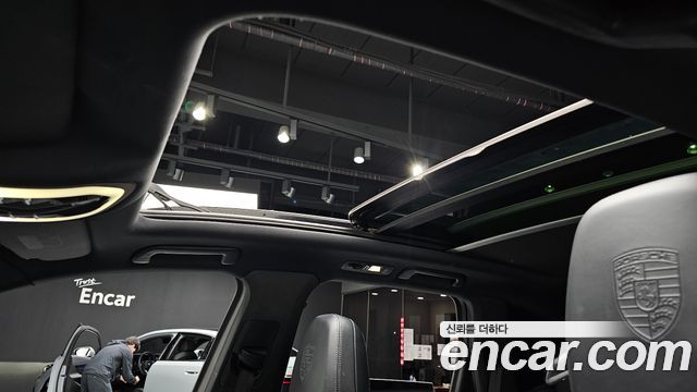 Porsche Cayenne 2017 — photo 19
