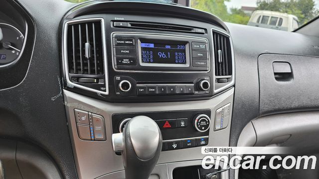 Hyundai Starex 2016 — photo 25