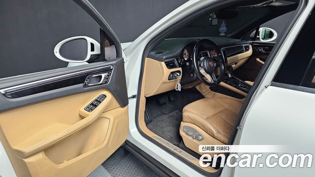 Porsche Macan 2017 — photo 10