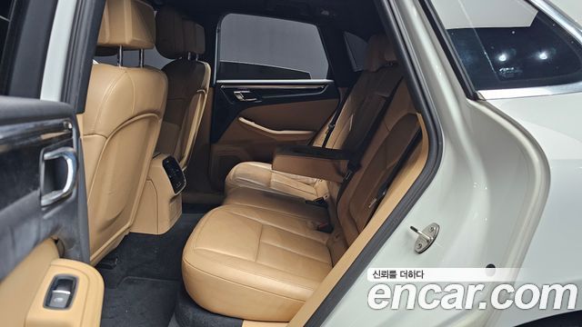 Porsche Macan 2017 — photo 12