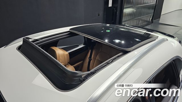 Porsche Macan 2017 — photo 19