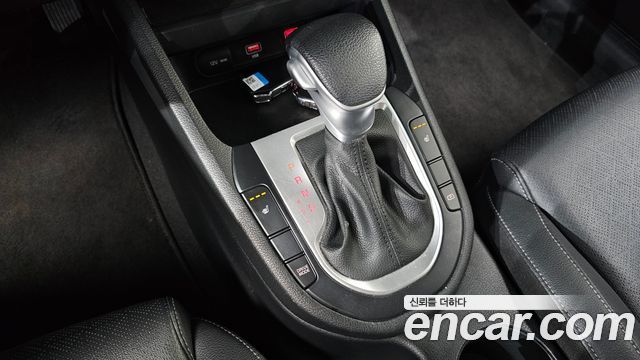 Kia K3 2022 — photo 12
