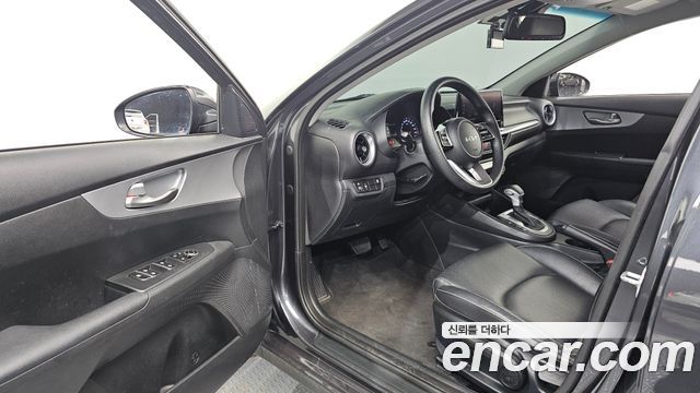 Kia K3 2022 — photo 13