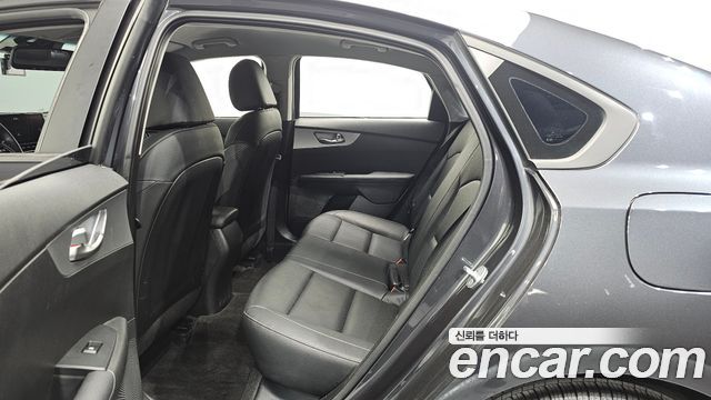 Kia K3 2022 — photo 17