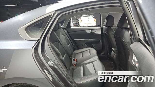 Kia K3 2022 — photo 18