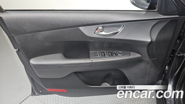 Kia K3 2022 — photo 14