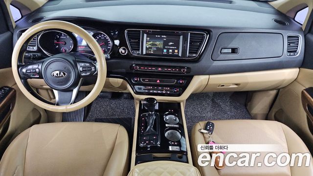 Kia Canival 2016 — photo 7